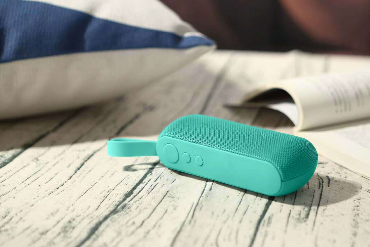 Q106 Bluetooth speaker phone wireless card subwoofer