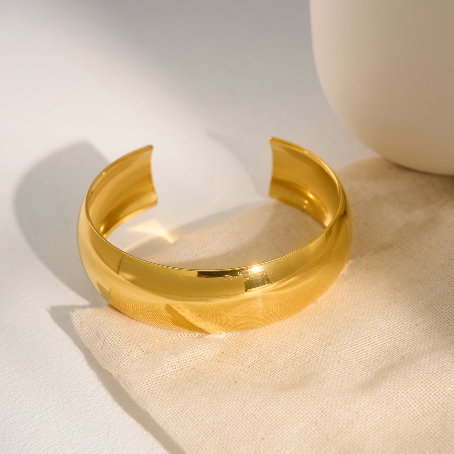 Women's Fashion Titanium Steel Fine Polished Surface Bracelet